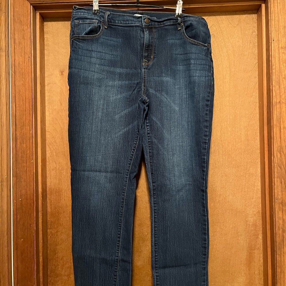 Old Navy Women's Straight Leg Jeans in Deep Blue